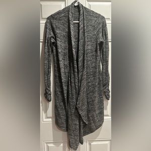 Socialite from Nordstrom lightweight cardigan grey & black, size Medium